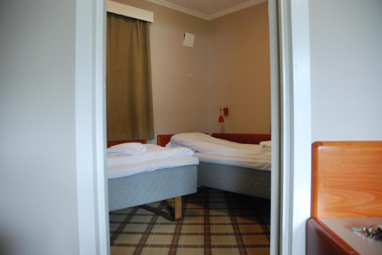 Fleischer'S Motel Voss Room photo